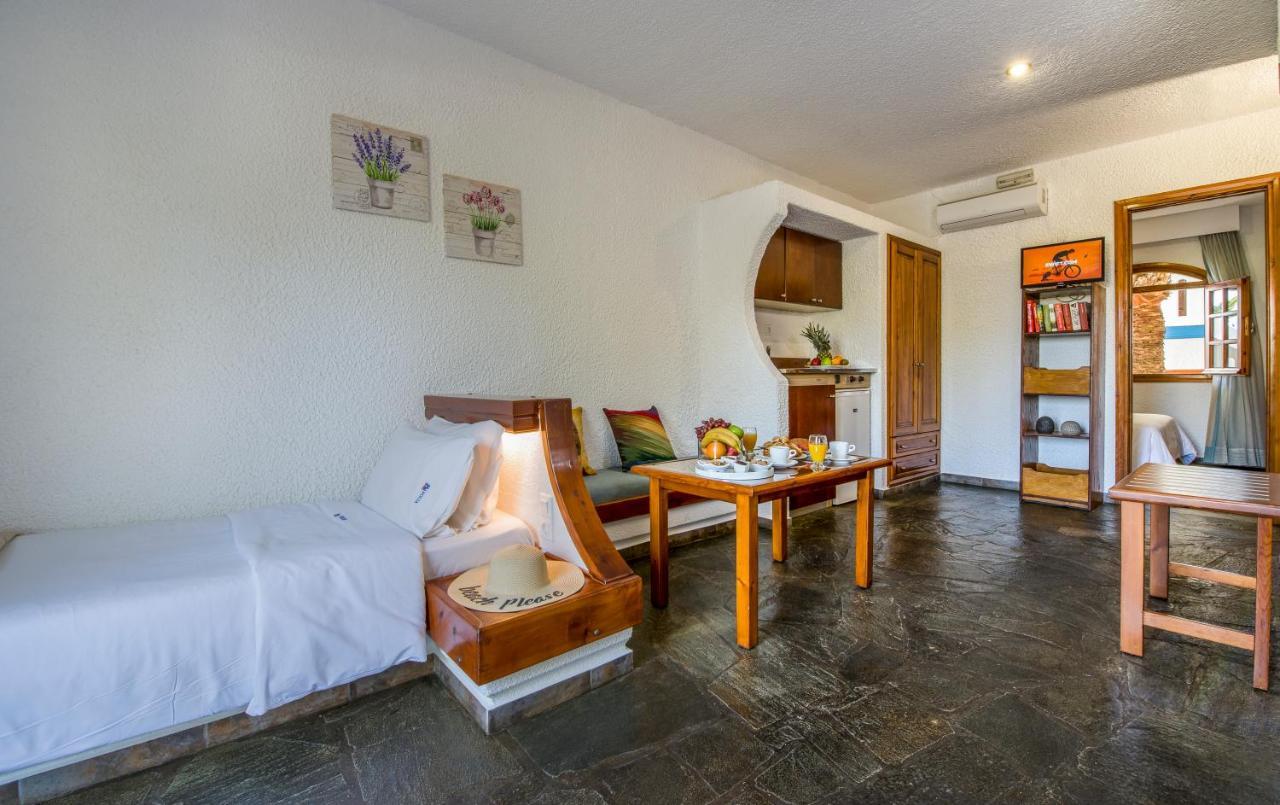 Folia Apartments Chania Agia Marina Exterior foto