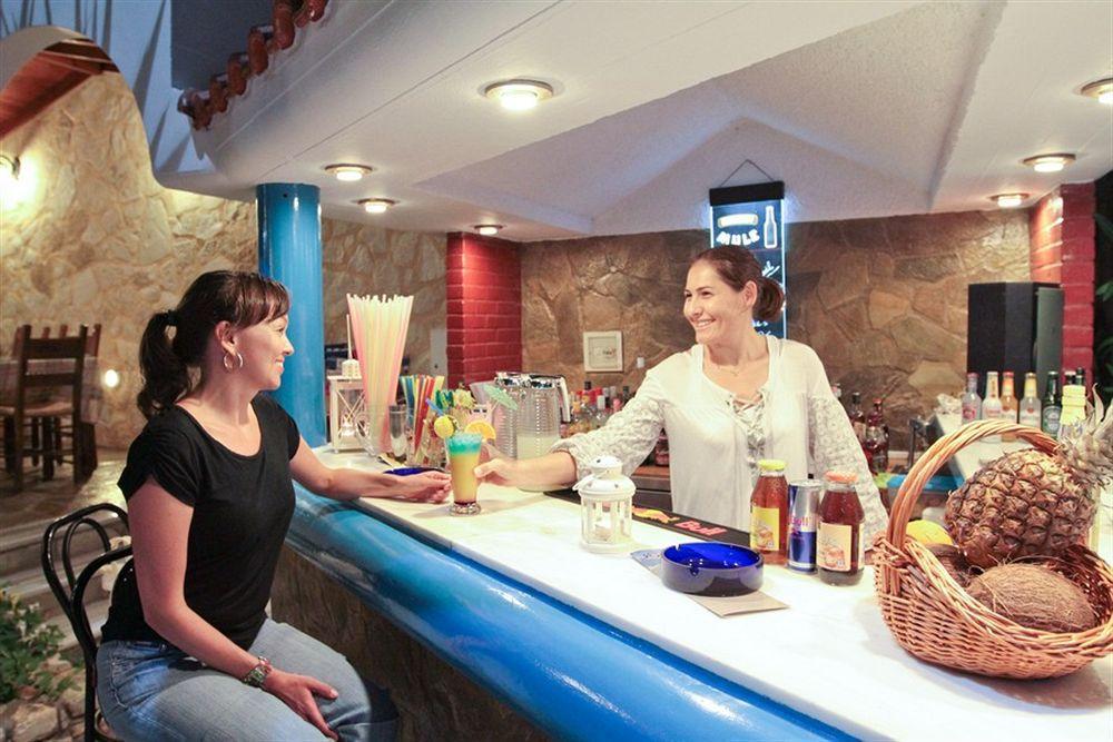Folia Apartments Chania Agia Marina Restaurante foto